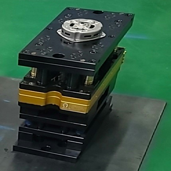 3-M4*0.7洗衣機(jī)馬達(dá)電機(jī)殼模內(nèi)攻牙機(jī)具